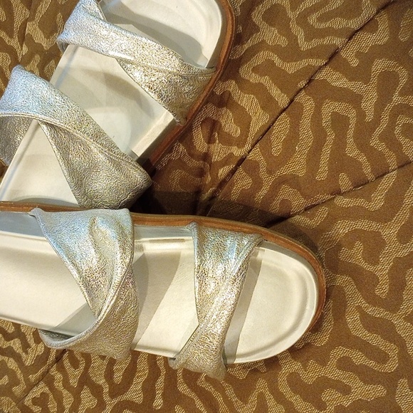 SOFT Sandals - Picture 5 of 6